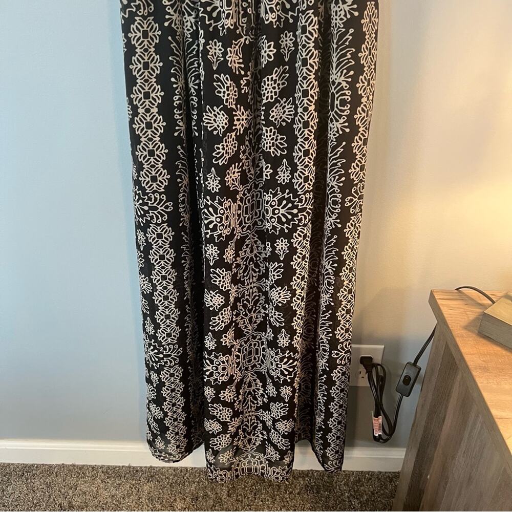 Liz Lange Maternity Sleeveless Maxi Dress Women's Size Small Black & White Print - Picture 3 of 7